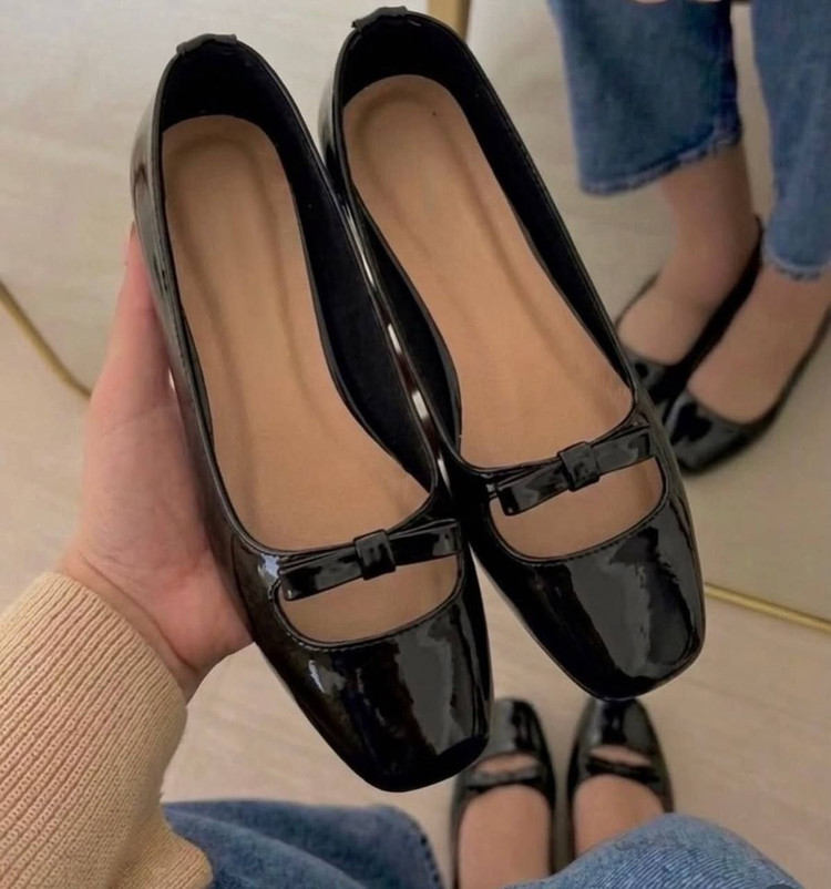 بابت دخترانه عروسکی ورنی سایز۳۷تا۴۰