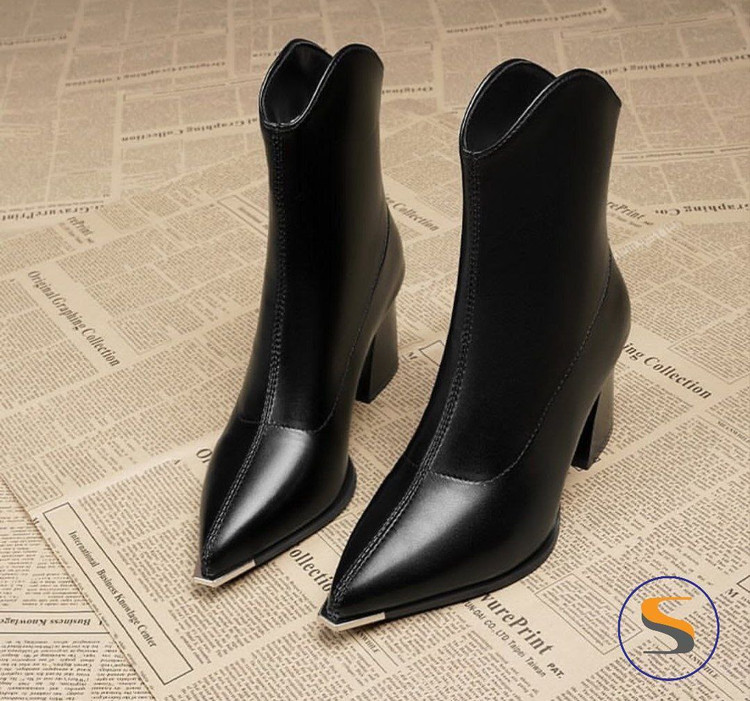 بوت زنانه مجلسی مدل سارای جلو یراق وارداتی جنس اصلی
